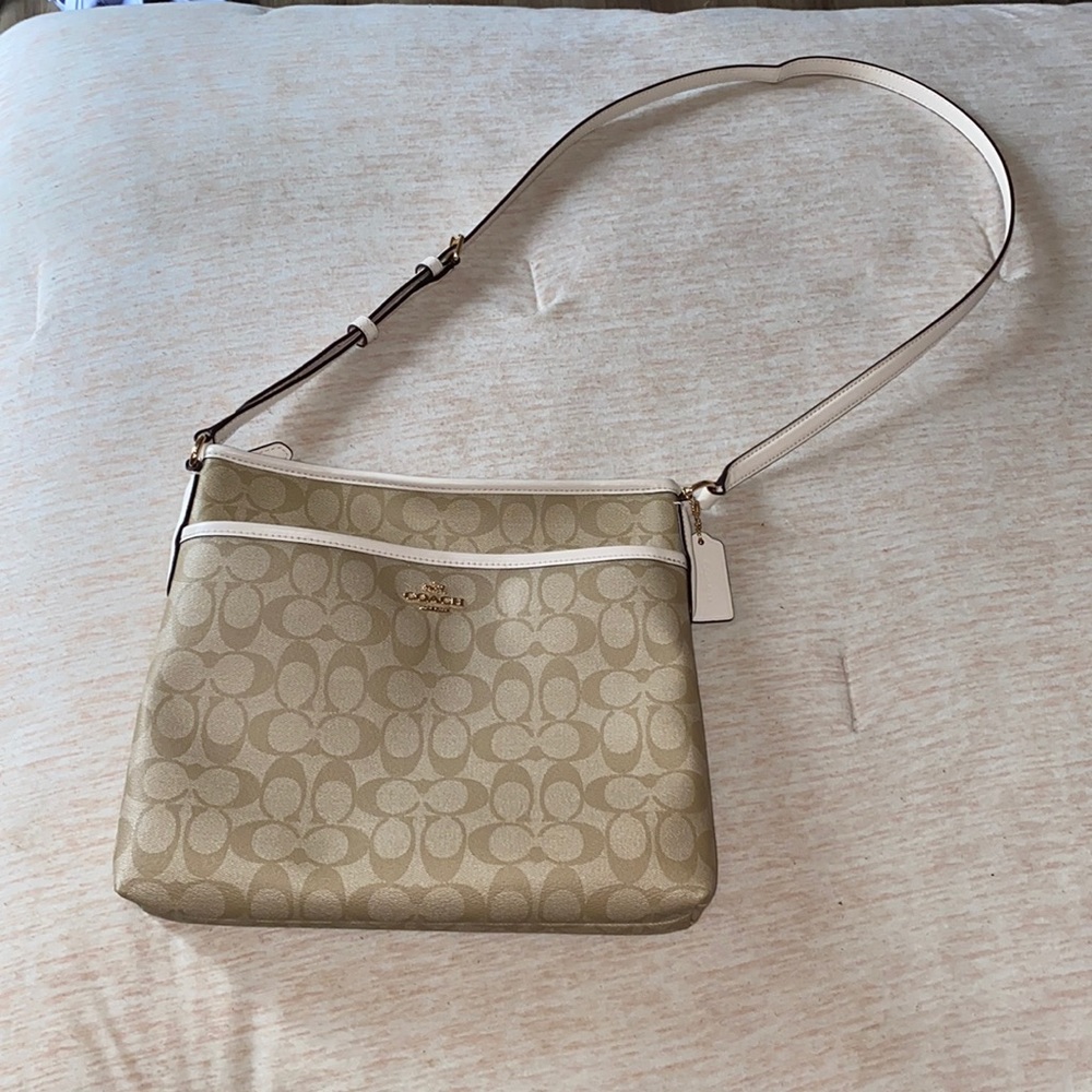 Coach messenger crossbody purse
